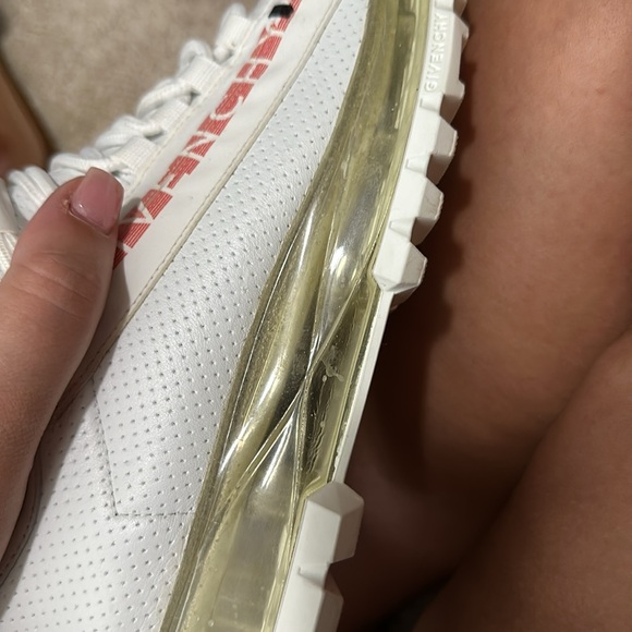 Authentic Givenchy sneakers lightly worn - Picture 7 of 10